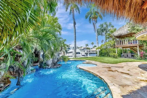 2360 Se 7th Drive Pompano Beach FL 33062
