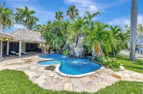 2360 Se 7th Drive Pompano Beach FL 33062