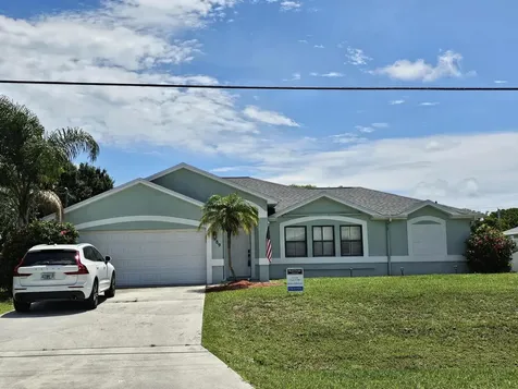 389 Se Whitmore Drive Port Saint Lucie FL 34984