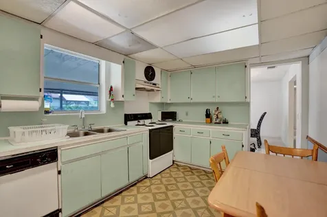 2886 Floral Road Lake Worth FL 33462