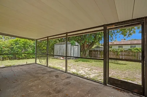 2886 Floral Road Lake Worth FL 33462