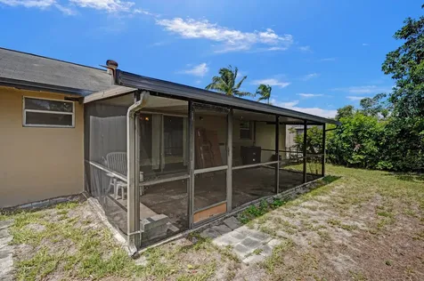 2886 Floral Road Lake Worth FL 33462