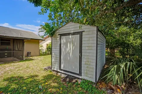 2886 Floral Road Lake Worth FL 33462