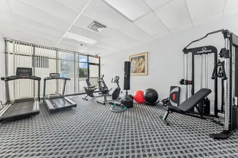 2000 Presidential Way West Palm Beach FL 33401