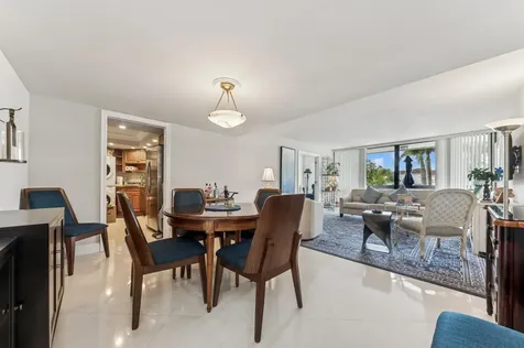 2000 Presidential Way West Palm Beach FL 33401