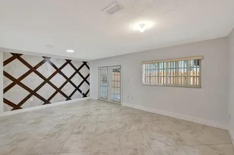 3055 Riverside Drive Coral Springs FL 33065