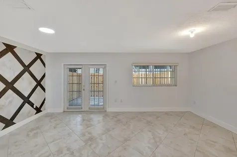 3055 Riverside Drive Coral Springs FL 33065