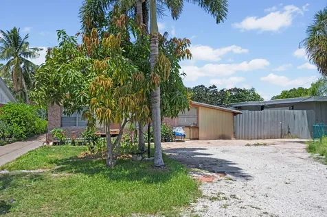 3044 Se Camino Avenue Stuart FL 34997