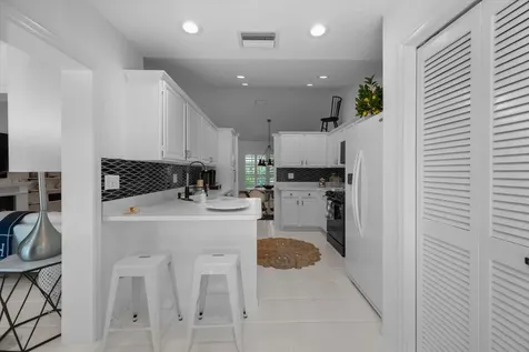 2252 Las Casitas Drive Wellington FL 33414