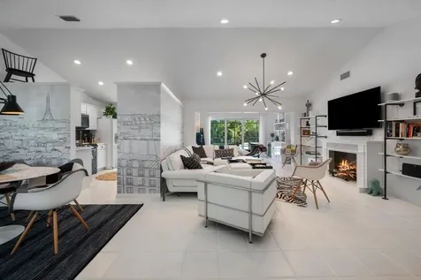 2252 Las Casitas Drive Wellington FL 33414