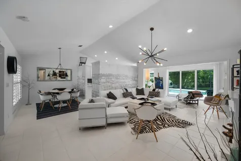 2252 Las Casitas Drive Wellington FL 33414