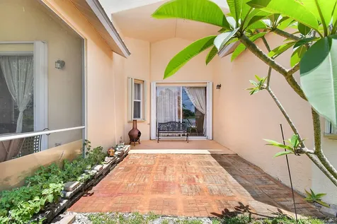 107 Nw Summerville Court Port Saint Lucie FL 34986