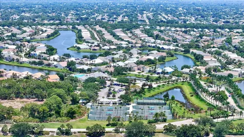 107 Nw Summerville Court Port Saint Lucie FL 34986