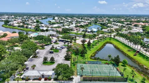 107 Nw Summerville Court Port Saint Lucie FL 34986