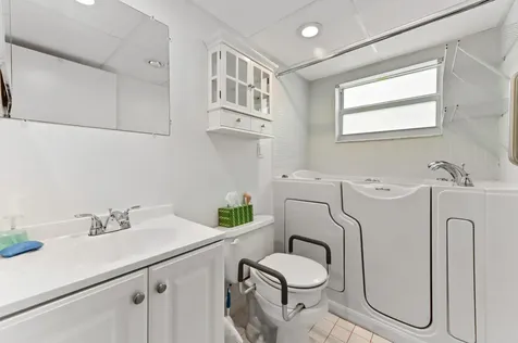 160 Tuscany C Delray Beach FL 33446