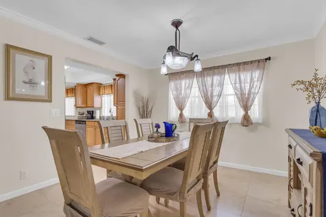 8858 Sw 8th Street Boca Raton FL 33433