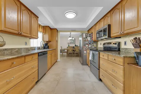 8858 Sw 8th Street Boca Raton FL 33433