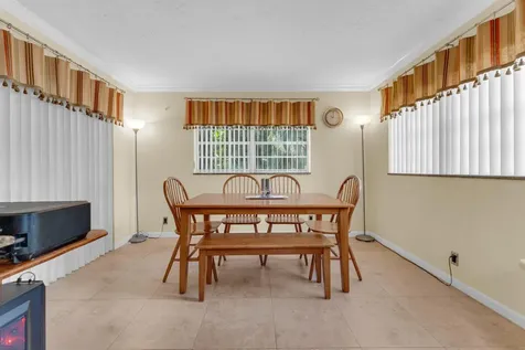 8858 Sw 8th Street Boca Raton FL 33433