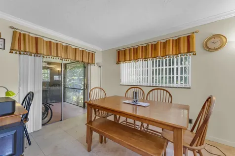 8858 Sw 8th Street Boca Raton FL 33433