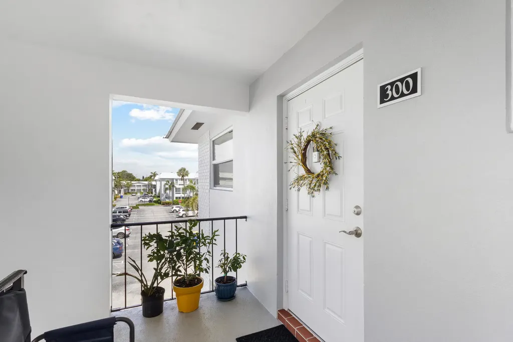 7 Colonial Club Drive Boynton Beach FL 33435