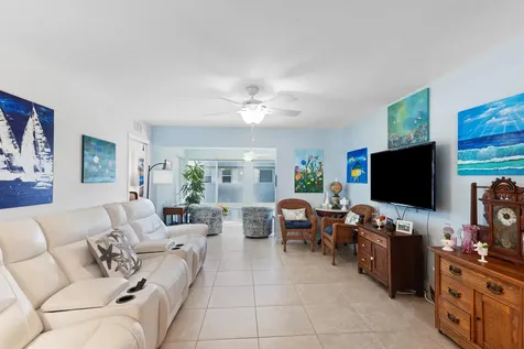 7 Colonial Club Drive Boynton Beach FL 33435