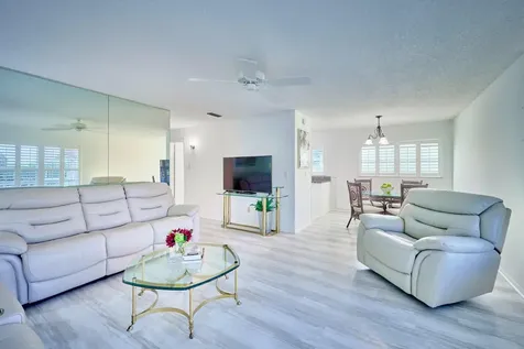 70 Royal Oak Court Vero Beach FL 32962
