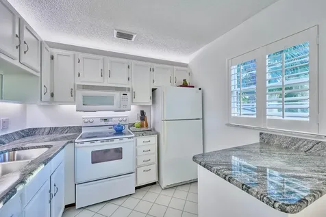 70 Royal Oak Court Vero Beach FL 32962