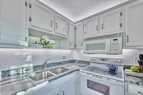 70 Royal Oak Court Vero Beach FL 32962