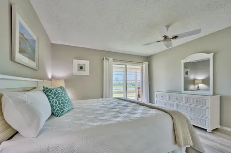 70 Royal Oak Court Vero Beach FL 32962