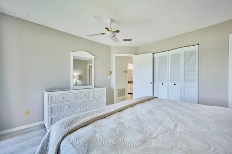 70 Royal Oak Court Vero Beach FL 32962