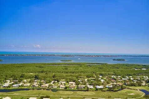 70 Royal Oak Court Vero Beach FL 32962