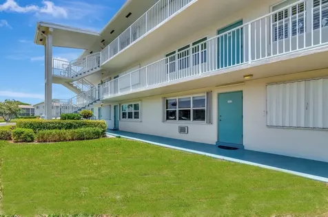 210 Horizons Boynton Beach FL 33435