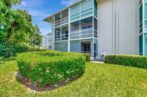 210 Horizons Boynton Beach FL 33435