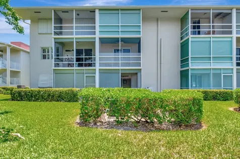 210 Horizons Boynton Beach FL 33435