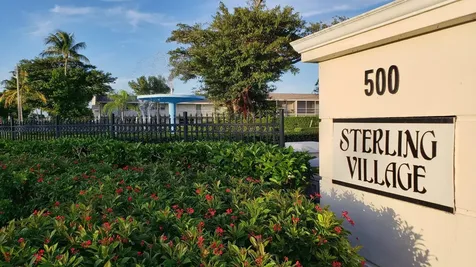 210 Horizons Boynton Beach FL 33435