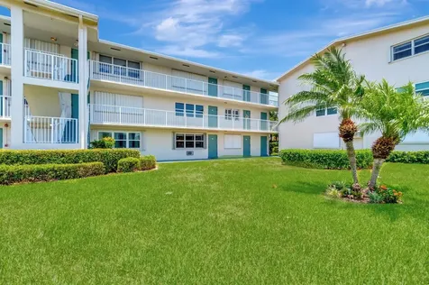 210 Horizons Boynton Beach FL 33435