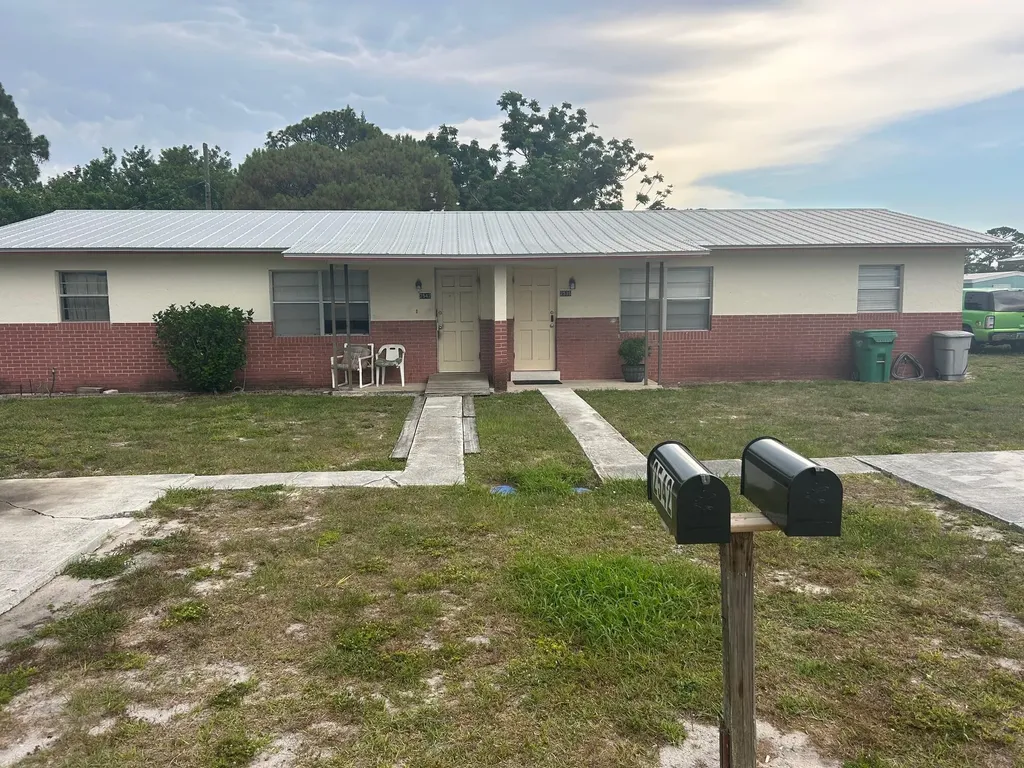 2536 Seneca Avenue Fort Pierce FL 34946