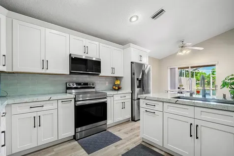 10560 Plainview Circle Boca Raton FL 33498