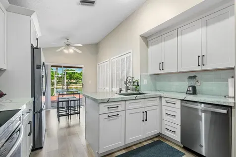 10560 Plainview Circle Boca Raton FL 33498