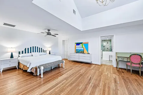 5 N Beach Road Jupiter Island FL 33455