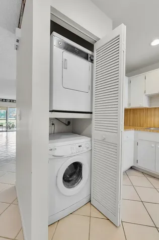 7 Stratford Drive Boynton Beach FL 33436