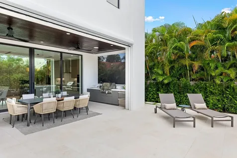 98 Ne Spanish Trail Boca Raton FL 33432