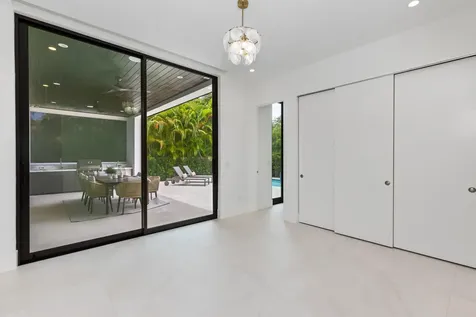 98 Ne Spanish Trail Boca Raton FL 33432