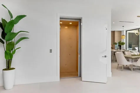 98 Ne Spanish Trail Boca Raton FL 33432