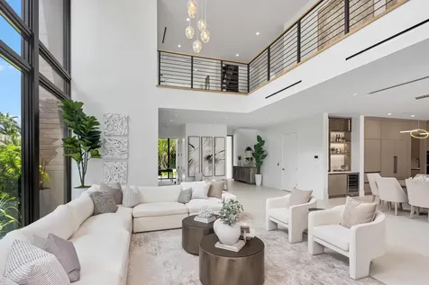 98 Ne Spanish Trail Boca Raton FL 33432