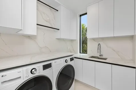 98 Ne Spanish Trail Boca Raton FL 33432