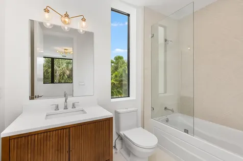 98 Ne Spanish Trail Boca Raton FL 33432