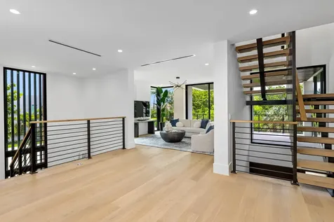 98 Ne Spanish Trail Boca Raton FL 33432