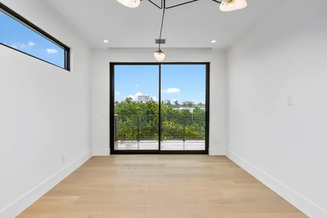 98 Ne Spanish Trail Boca Raton FL 33432