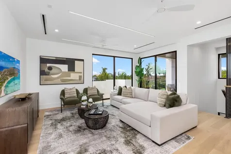 98 Ne Spanish Trail Boca Raton FL 33432